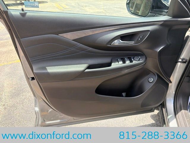Used 2025 Buick Envista Sport Touring w/ Convenience I Package FWD image 23