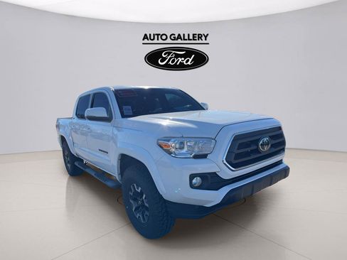 Used 2023 Toyota Tacoma SR5 w/ Technology Package AWD/4WD image 3