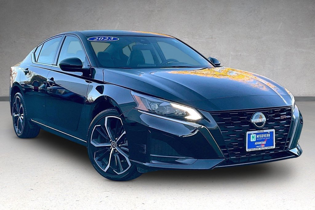 Used 2023 Nissan Altima 2.5 SR AWD/4WD image 3