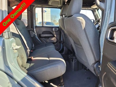 Used 2024 Jeep Wrangler Unlimited Sahara AWD/4WD image 13