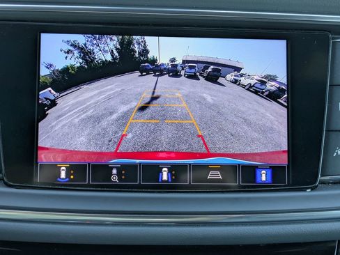 Used 2024 Buick Enclave Premium image 24