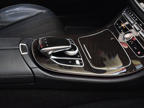 Used 2019 Mercedes-Benz E 300 image 30