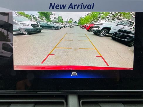Used 2025 Chevrolet Trax LT w/ LT Convenience Package FWD image 11