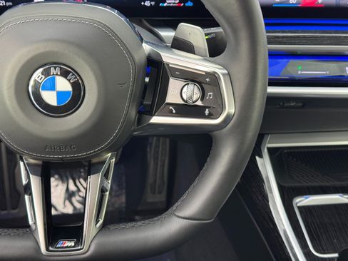 Used 2024 BMW 740i w/ Premium Package 2 RWD image 24