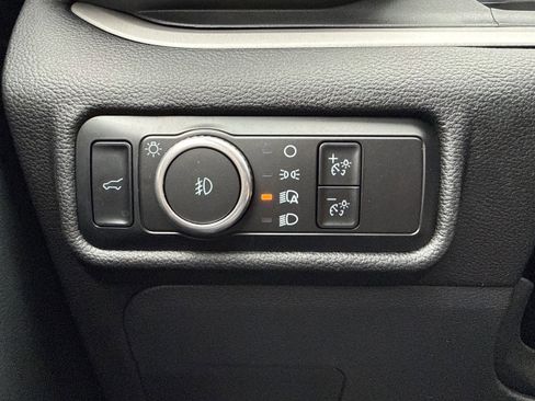 Used 2023 Ford Explorer XLT w/ Equipment Group 202A AWD/4WD image 20