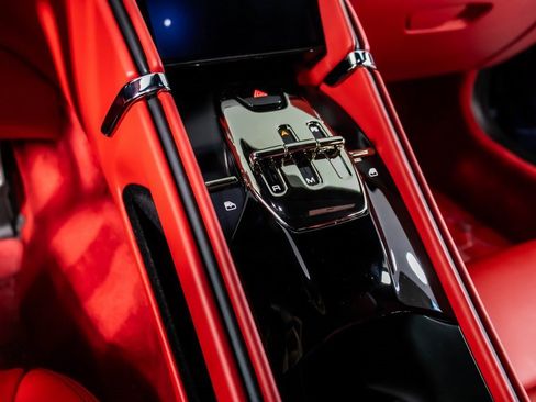 Certified 2022 Ferrari Roma image 5