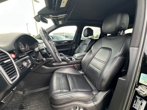 Used 2019 Porsche Cayenne S AWD/4WD image 8