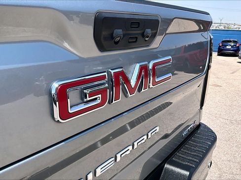 Used 2024 GMC Sierra 2500 AT4 w/ AT4 Preferred Package AWD/4WD image 31