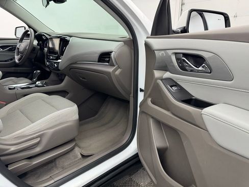 Used 2020 Chevrolet Traverse LT FWD image 30