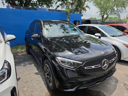 Used 2023 Mercedes-Benz GLC 300 4MATIC image 4