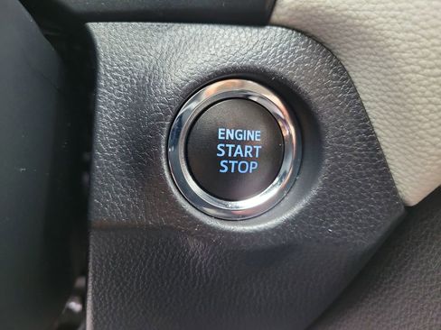 Used 2021 Toyota RAV4 XLE image 25