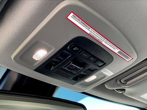 Used 2023 Toyota Camry SE image 34