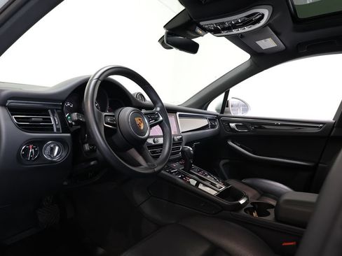 Used 2023 Porsche Macan AWD/4WD image 18