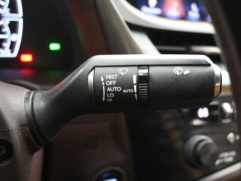 Used 2019 Lexus ES 300h w/ Premium Package FWD image 15