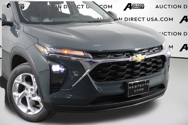 Used 2025 Chevrolet Trax LS w/ LS Convenience Package FWD image 39