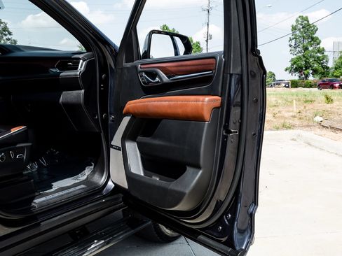 Used 2023 GMC Yukon Denali Ultimate AWD/4WD image 53