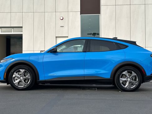 Used 2023 Ford Mustang Mach-E Select image 6