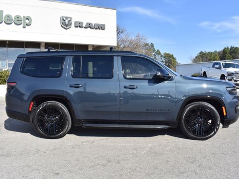 Used 2024 Jeep Wagoneer Series II w/ Convenience Group I image 10