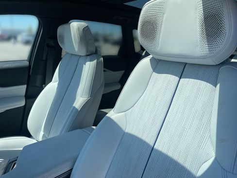 Certified 2024 Cadillac Lyriq Luxury AWD/4WD image 8