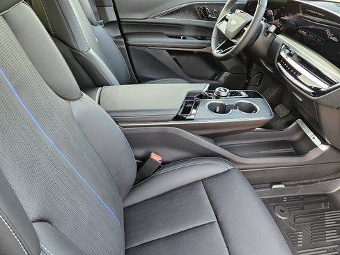 New 2026 Cadillac Lyriq Sport image 10