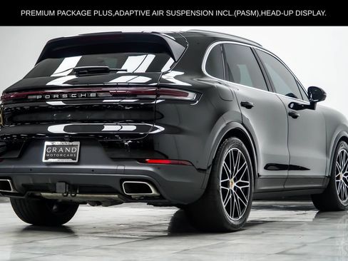 Used 2024 Porsche Cayenne AWD/4WD image 15