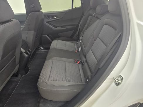 Used 2026 Chevrolet Equinox LT FWD image 3