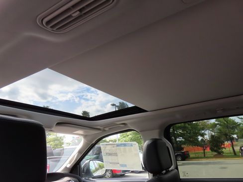 New 2025 Ford Expedition Platinum w/ Driver's Package image 18