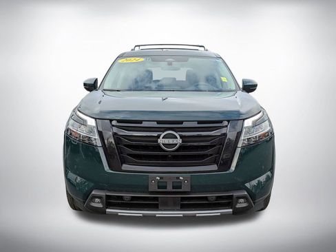 Used 2024 Nissan Pathfinder Platinum w/ Black Appearance Package image 9