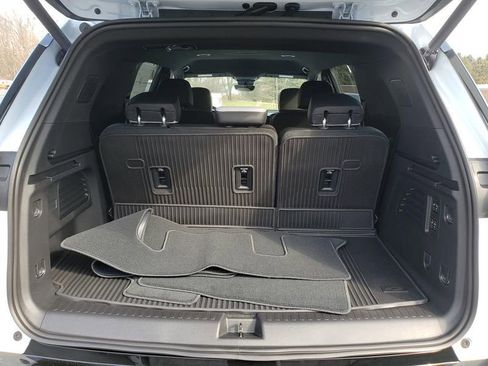 New 2026 Chevrolet Traverse High Country w/ LPO, Floor Liner Package AWD/4WD image 5