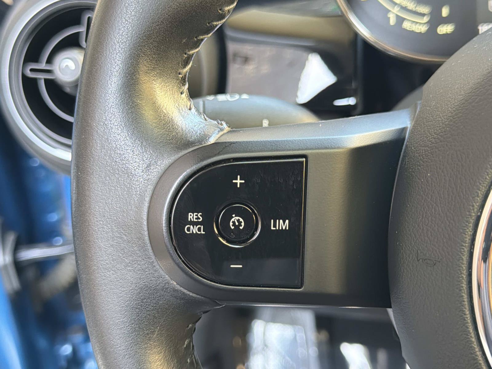 Used 2023 MINI Cooper 2-Door Hardtop FWD image 15