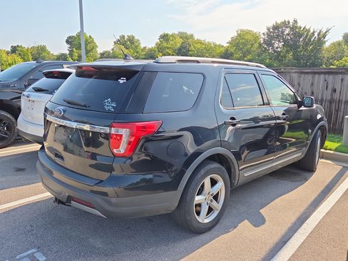 Used 2019 Ford Explorer XLT w/ Equipment Group 202A FWD image 7