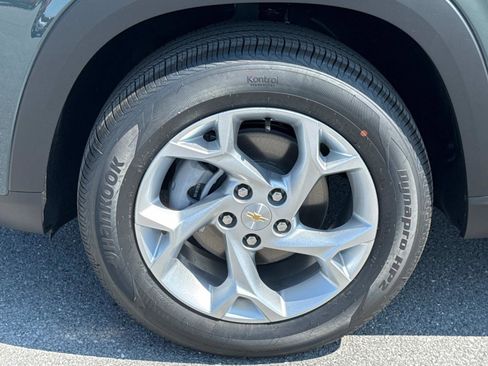 New 2025 Chevrolet Trax LS w/ LS Convenience Package image 18