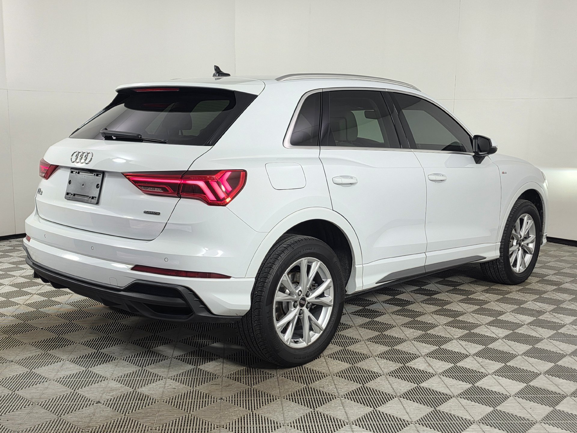 Used 2025 Audi Q3 2.0T Premium AWD/4WD image 41