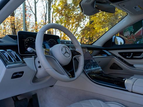 Used 2022 Mercedes-Benz S 580 4MATIC Sedan image 19