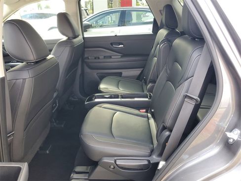 Certified 2025 Nissan Pathfinder SL w/ SL Premium Package image 12