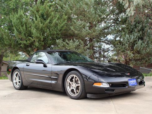 Used 2002 Chevrolet Corvette Convertible w/ Preferred Equipment Group2 RWD image 2