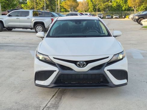 Used 2023 Toyota Camry SE w/ Convenience Package FWD image 2