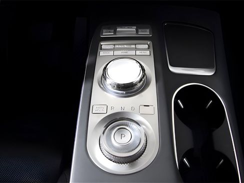 Used 2025 Genesis G70 3.3T Advanced w/ Sport Prestige Package image 32