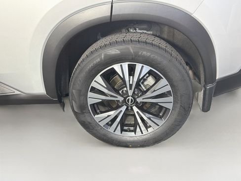 Used 2023 Nissan Rogue SV FWD image 11