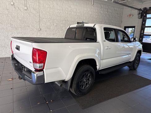 Certified 2017 Toyota Tacoma SR5 image 8