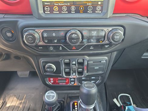 Used 2023 Jeep Wrangler Unlimited Rubicon w/ Xtreme 35 Tire Package AWD/4WD image 27