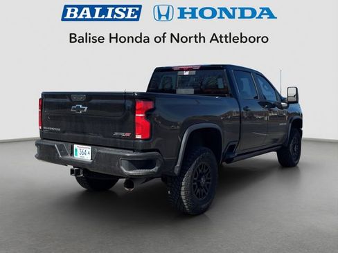 Used 2025 Chevrolet Silverado 2500 ZR2 w/ Technology Package AWD/4WD image 6