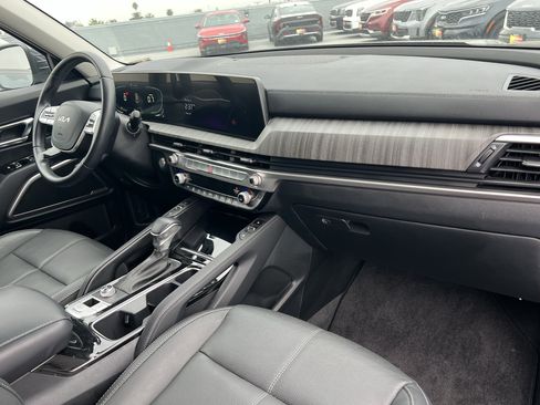 Certified 2024 Kia Telluride EX image 12