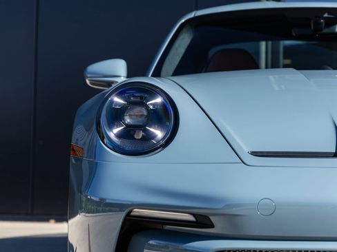 Certified 2024 Porsche 911 GT3 RS RWD image 32