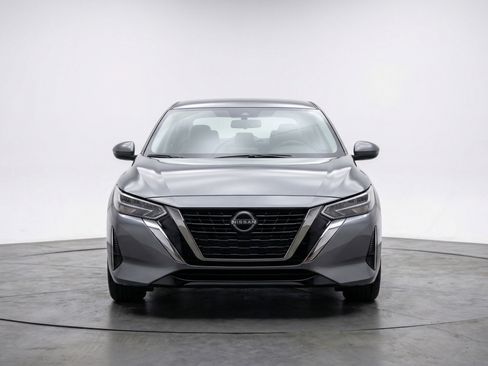 Used 2025 Nissan Sentra S image 2