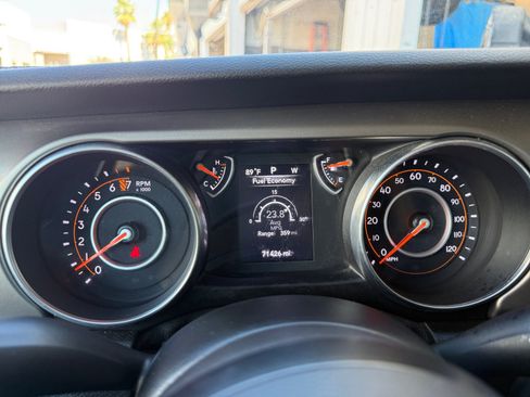 Used 2018 Jeep Wrangler Unlimited Sport S AWD/4WD image 18