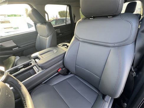 New 2025 Ford Expedition Active image 11