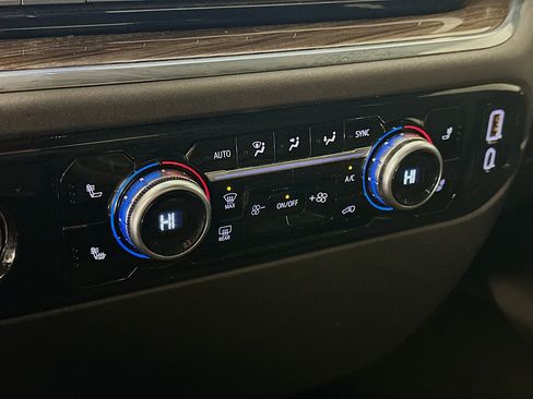 Used 2024 GMC Sierra 1500 Elevation image 24