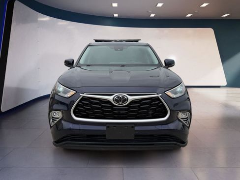 Used 2022 Toyota Highlander LE image 8