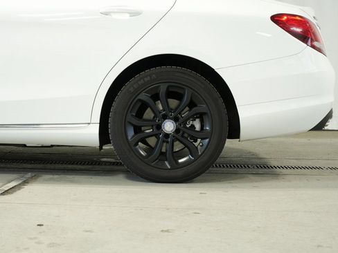 Used 2016 Mercedes-Benz C 300 4MATIC Sedan image 40